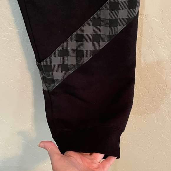 🎃Host Pick🎃Disney Halloween Joggers From 2021 Season, size 2xl - Picture 8 of 16